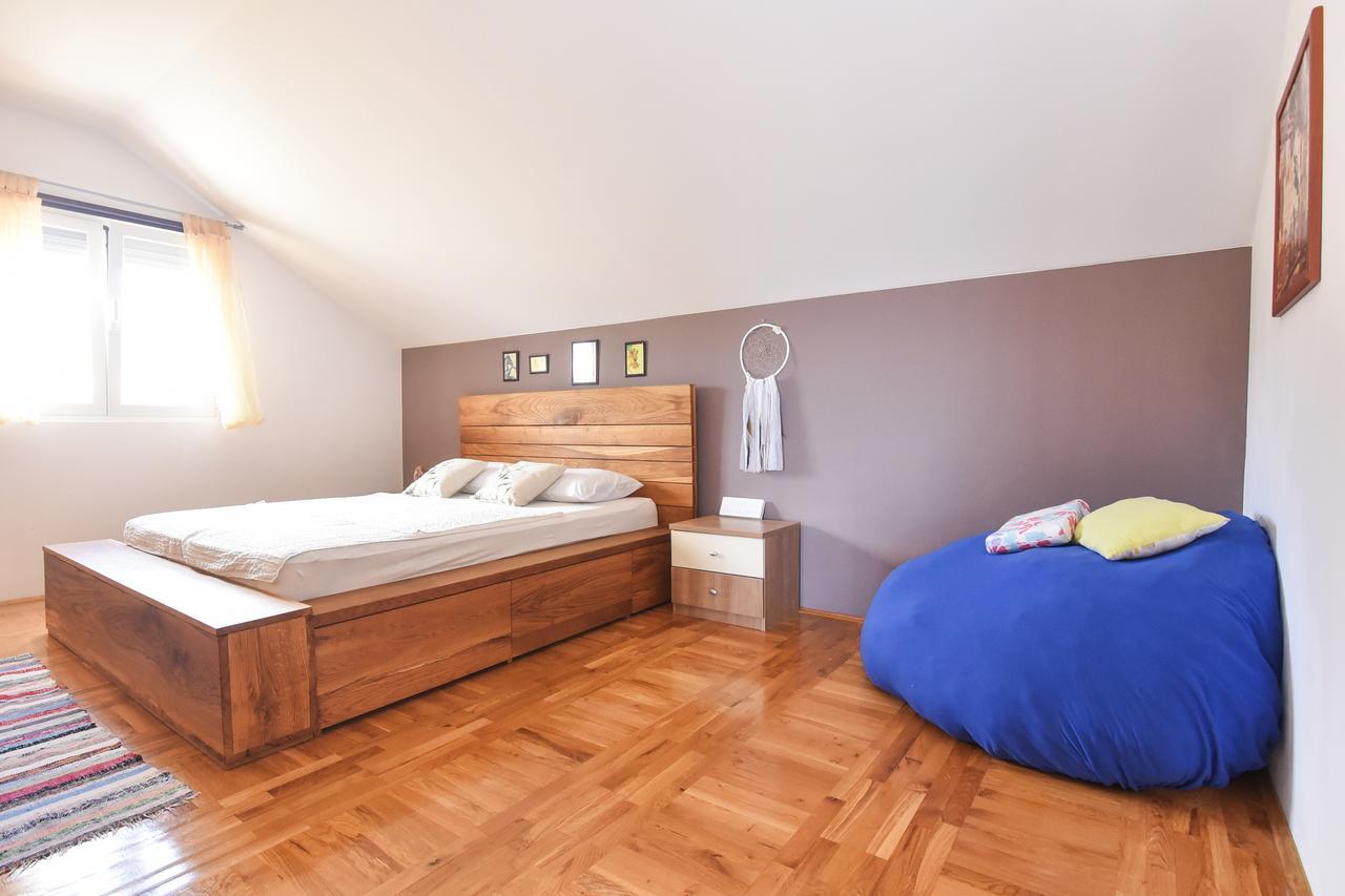 Apartment Larisa Gornji Karin Buitenkant foto